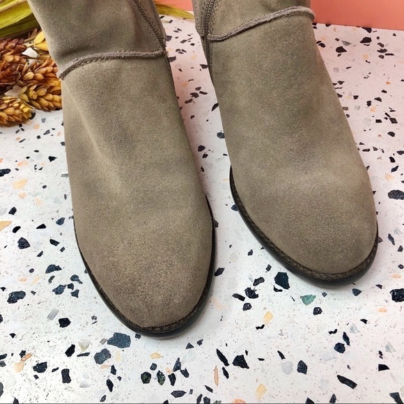 Steve Madden Milaan Taupe Suede Booties Sz 8.5 - Picture 3 of 11